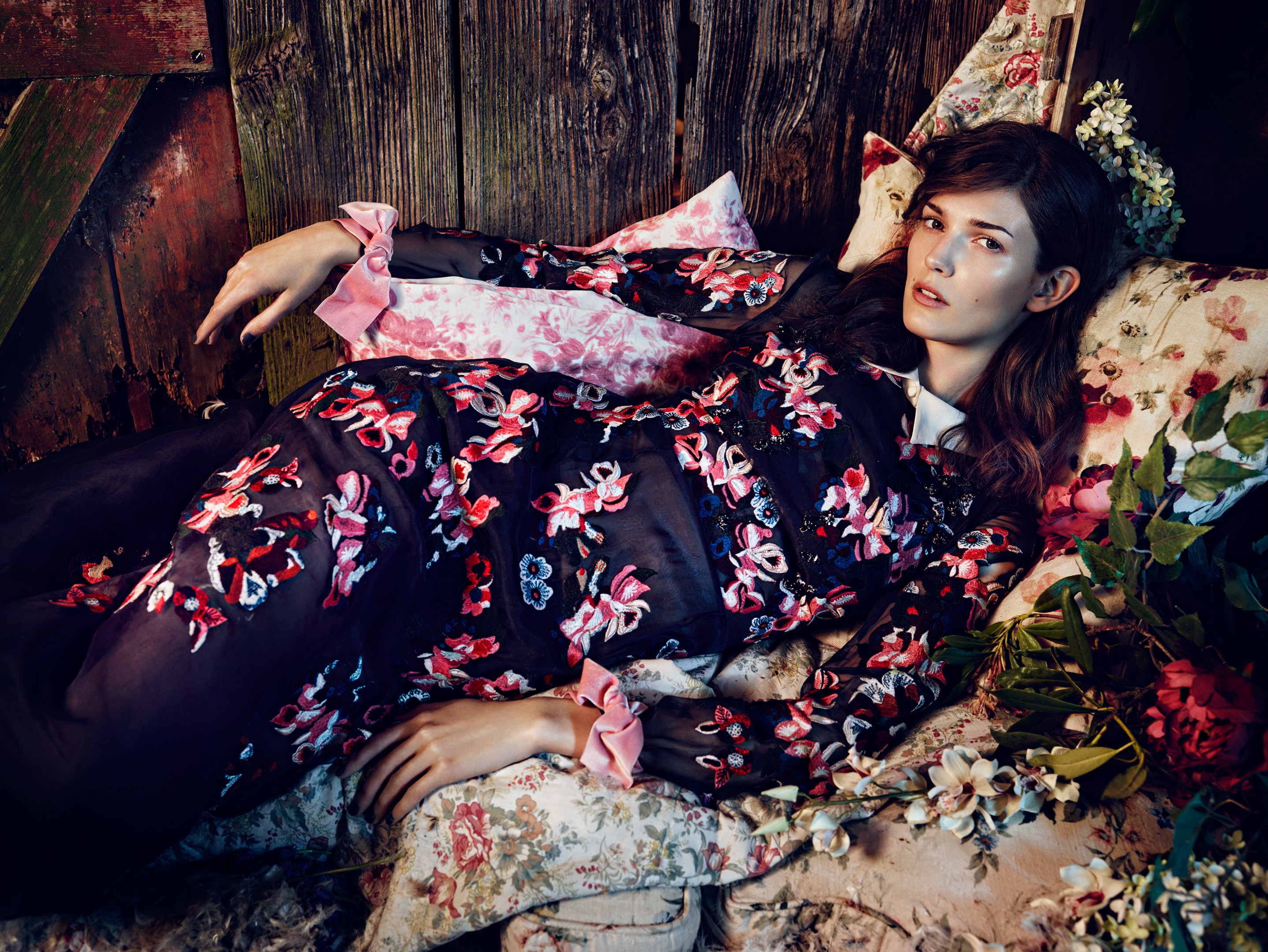 Stylist Happy Finish Retouch Jackie Williams